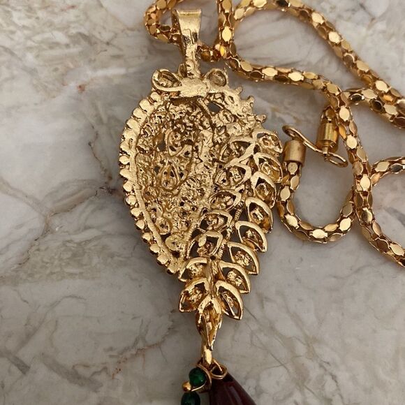 Bollywood Glamour Necklace & Earrings Set - Picture 6 of 12